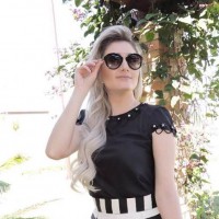 Blusinha com detalhes em pedras